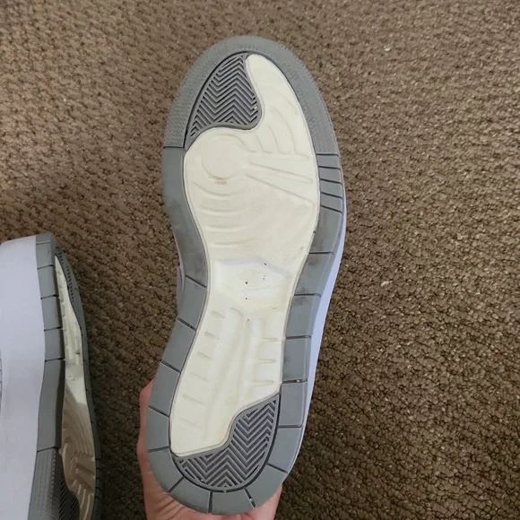 Nike Air Jordan 1 Low - Picture 5 of 8